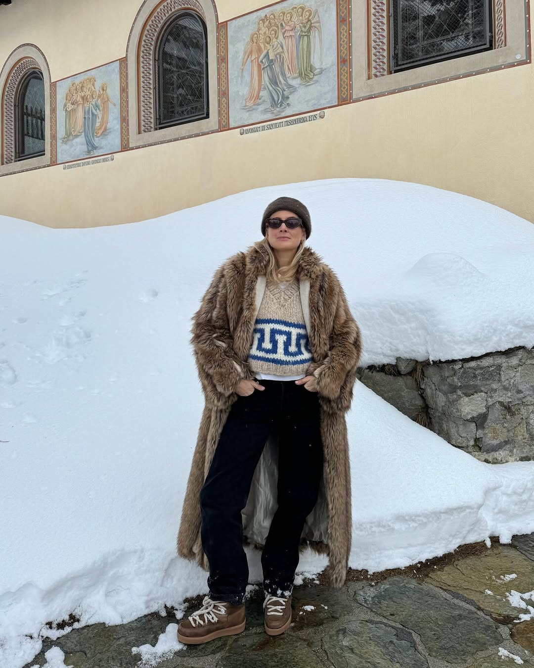 Вовняне пальто, дублянка та пуховик: що носити в морози і виглядати стильно