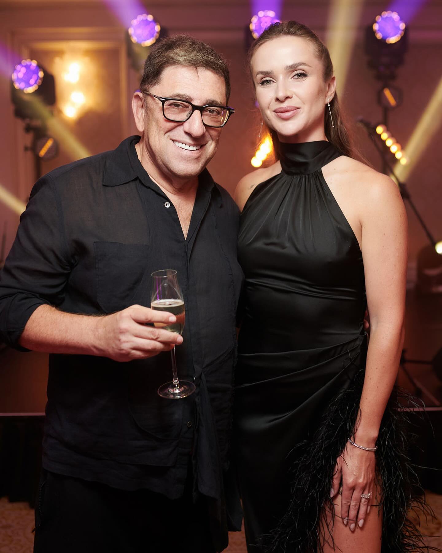 &quot;Мой особенный день&quot;: Свитолина отпраздновала юбилей в эффектном платье с разрезом и боа