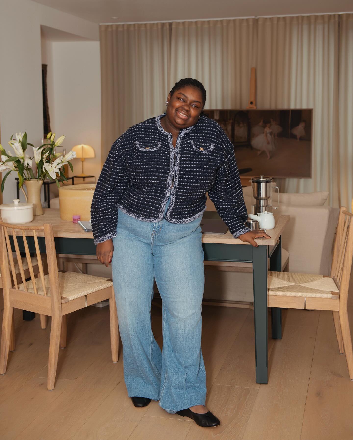 Що носити восени: модні образи з укороченим тренчем та шкіряною курткою