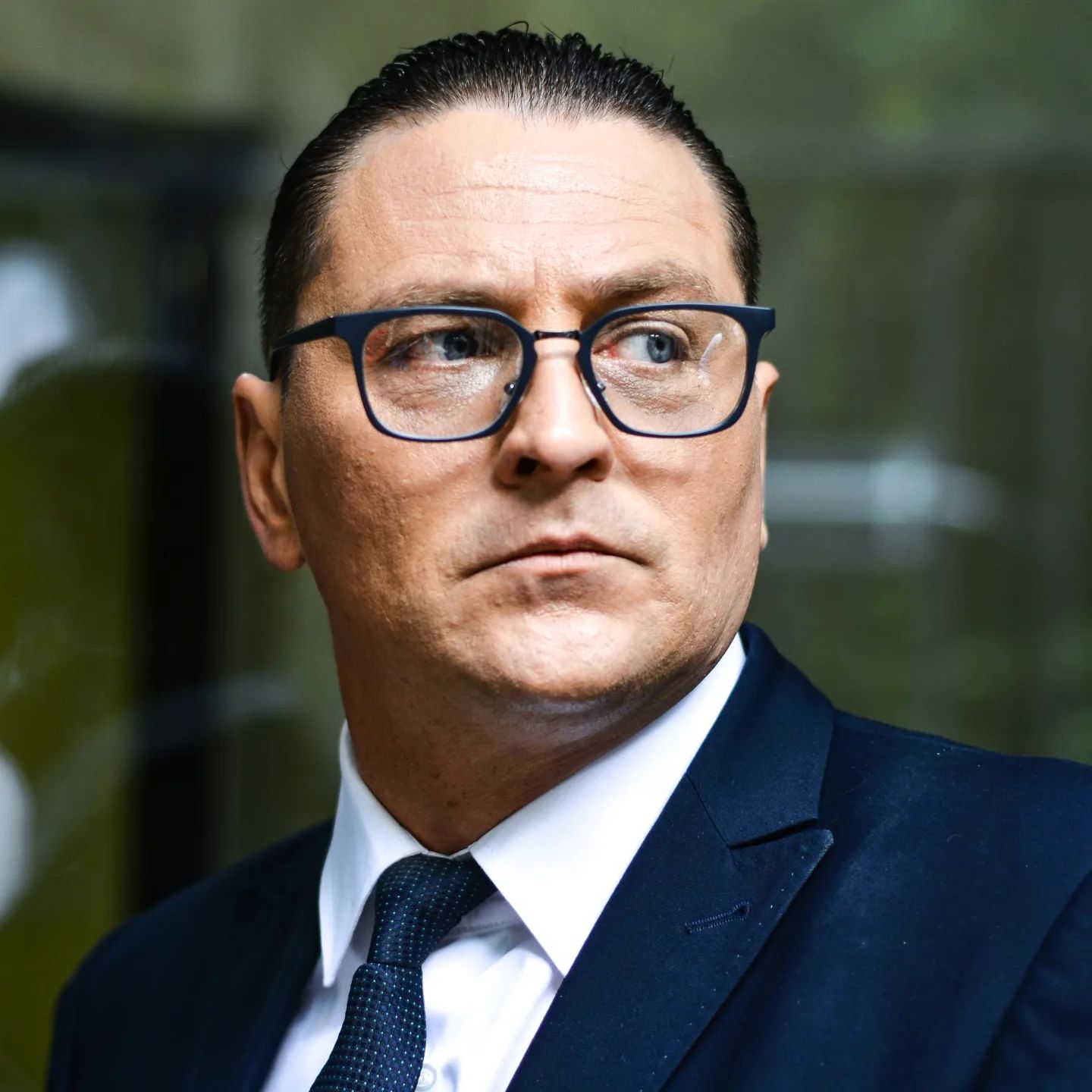 48-летний украинский актер засветился с новой возлюбленной, значительно моложе его (фото)