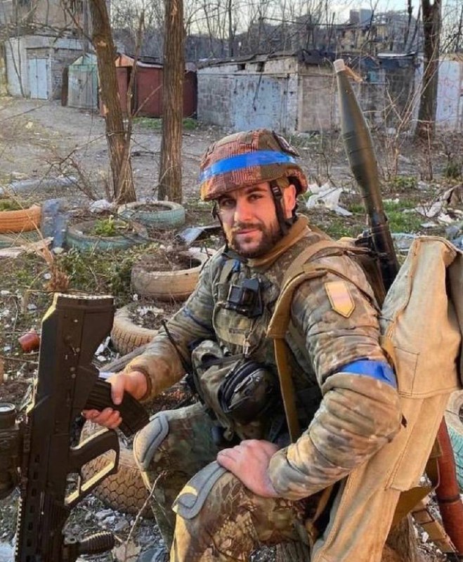 Обличчя героїв: хто боронить Незалежність України просто зараз