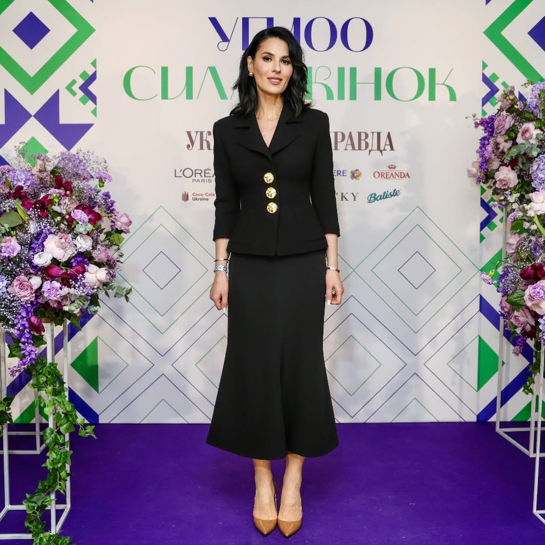 Маша Ефросинина показала, как носить черный и выглядеть роскошно