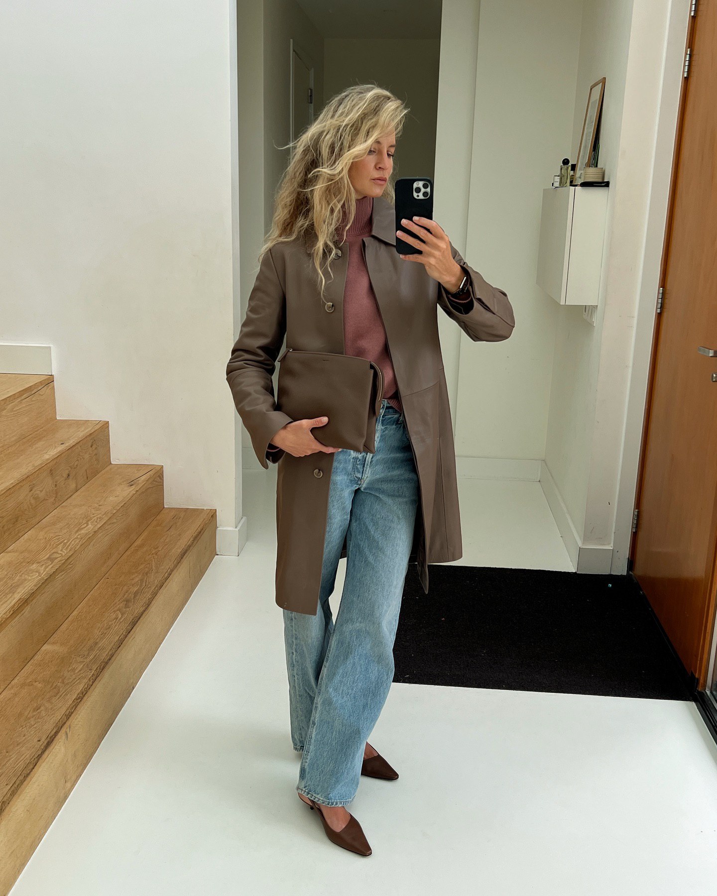 Джамала показала, як носити наймодніший відтінок сезону - пудрово-рожевий