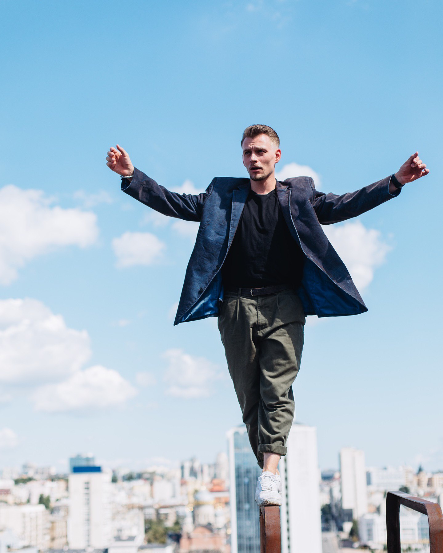 Известный украинский хореограф потролил беглеца Влада Яму