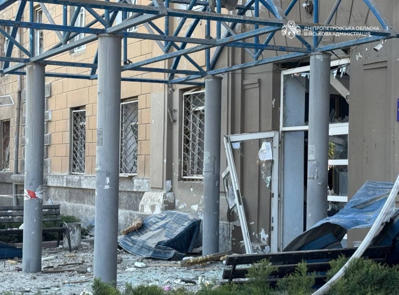 Ukrainian Dnipro under Russian missiles again: Dorm damaged, injuries reported (photos)
