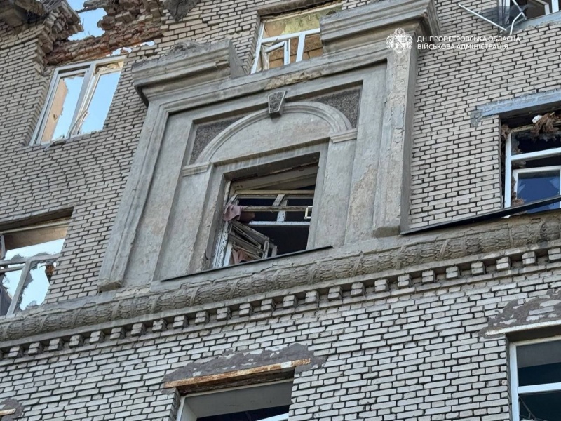 Ukrainian Dnipro under Russian missiles again: Dorm damaged, injuries reported (photos)