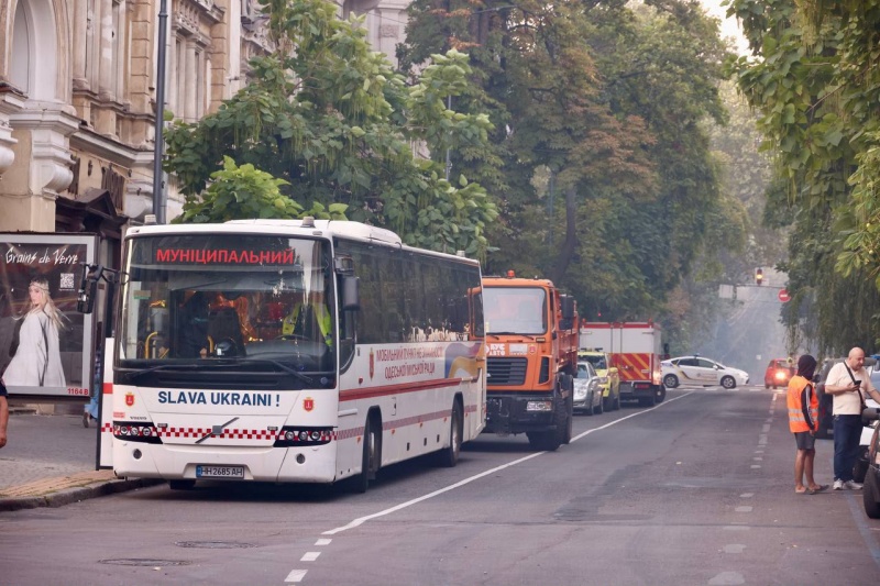 Russian overnight attack damages homes and injures people in Odesa