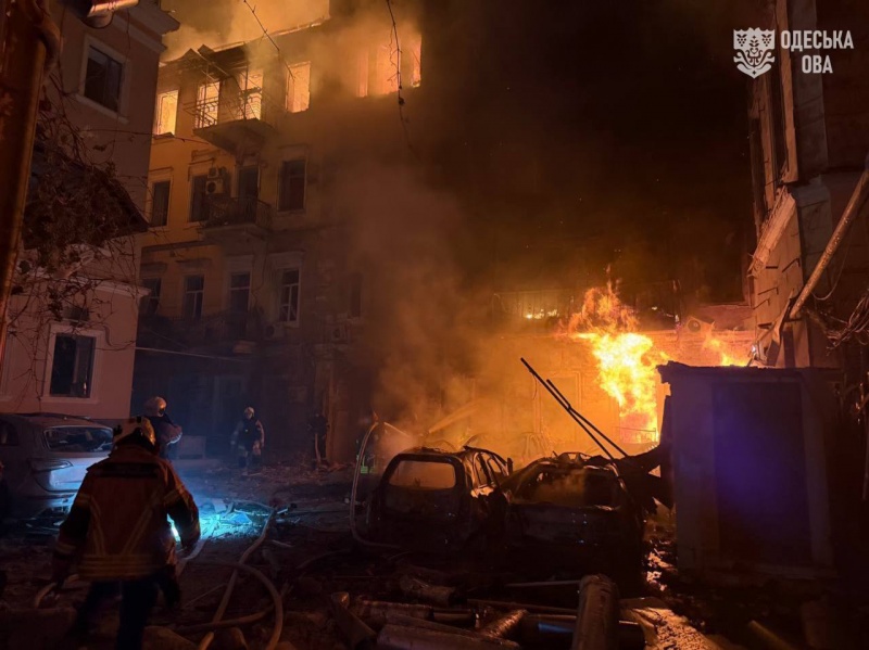 Russian overnight attack damages homes and injures people in Odesa
