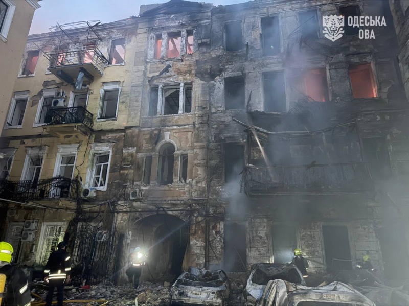 Russian overnight attack damages homes and injures people in Odesa