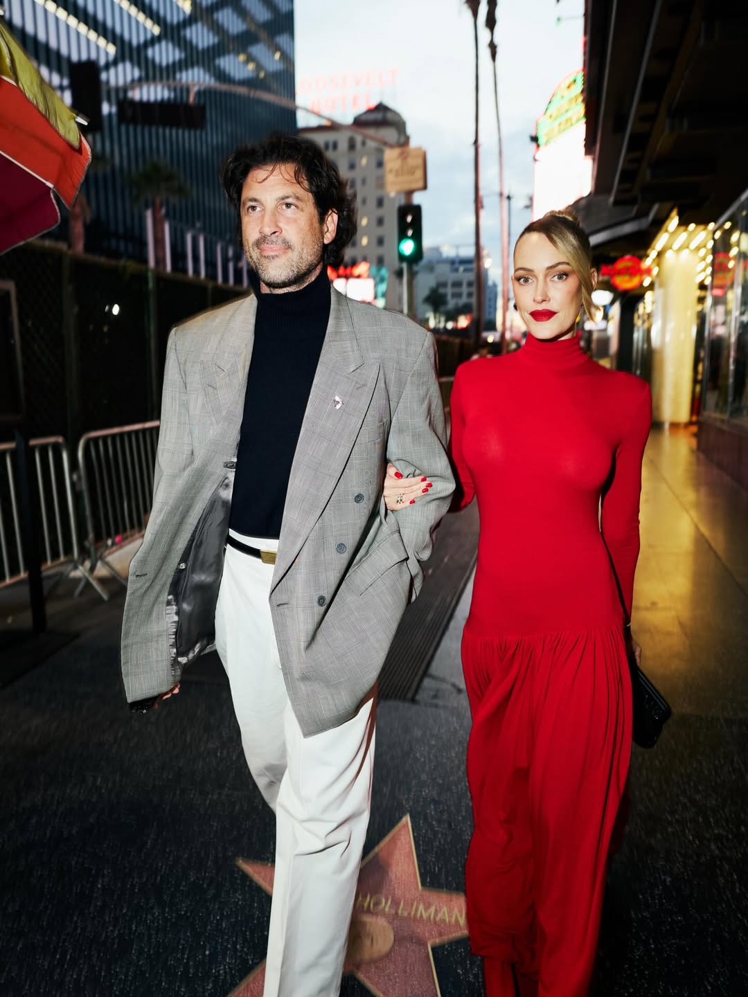 Бывший "Холостяк" Чмерковский поразил стильным парным "луком" с женой