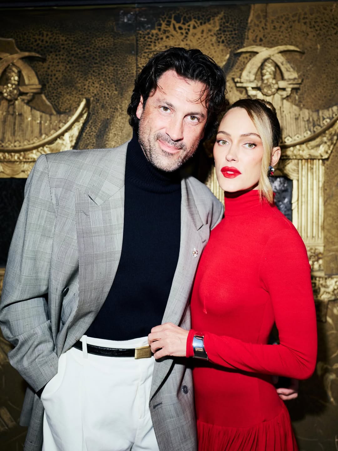 Бывший "Холостяк" Чмерковский поразил стильным парным "луком" с женой