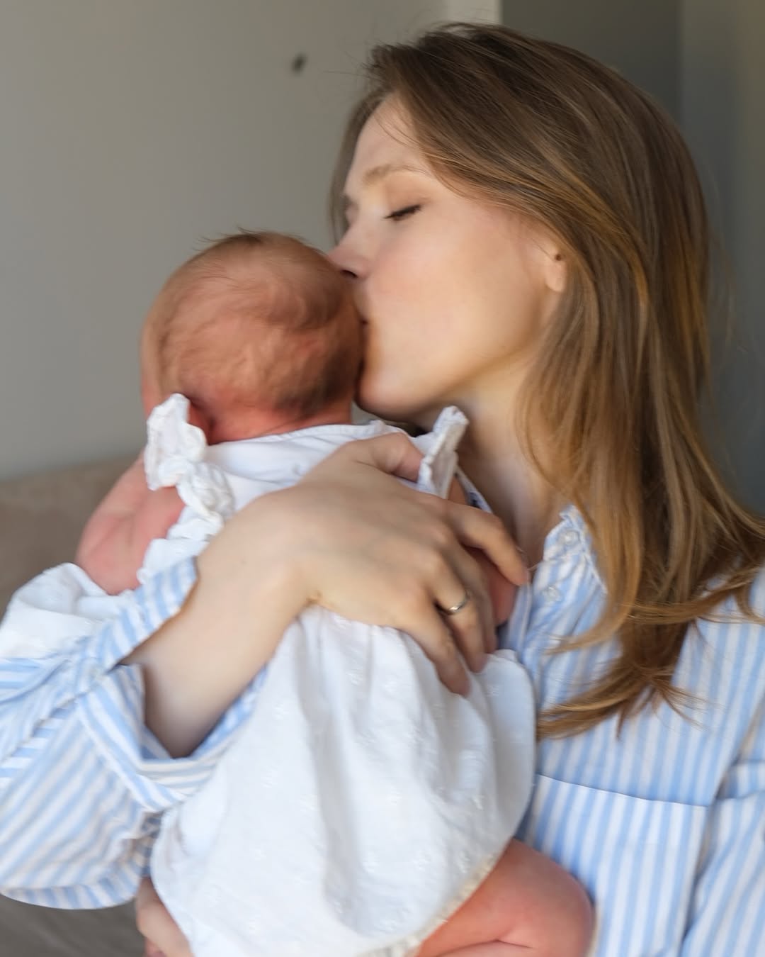 Анна Кошмал умилила новыми фото с новорожденной дочерью