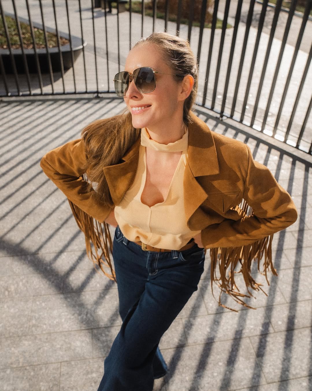 Бахрома, замша и сапоги-"козаки": Катя Осадчая показала идеальный весенний образ в стиле бохо