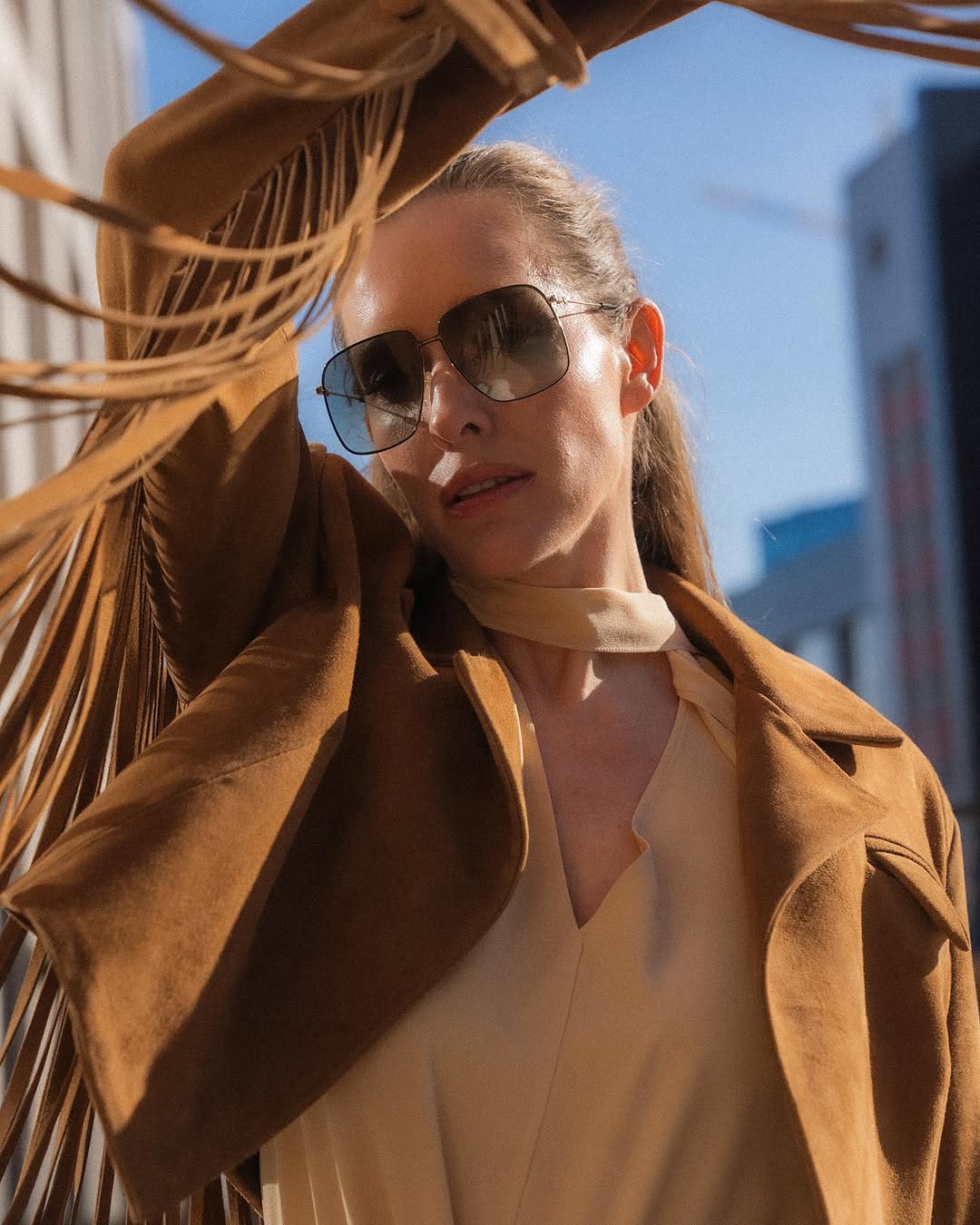 Бахрома, замша и сапоги-"козаки": Катя Осадчая показала идеальный весенний образ в стиле бохо