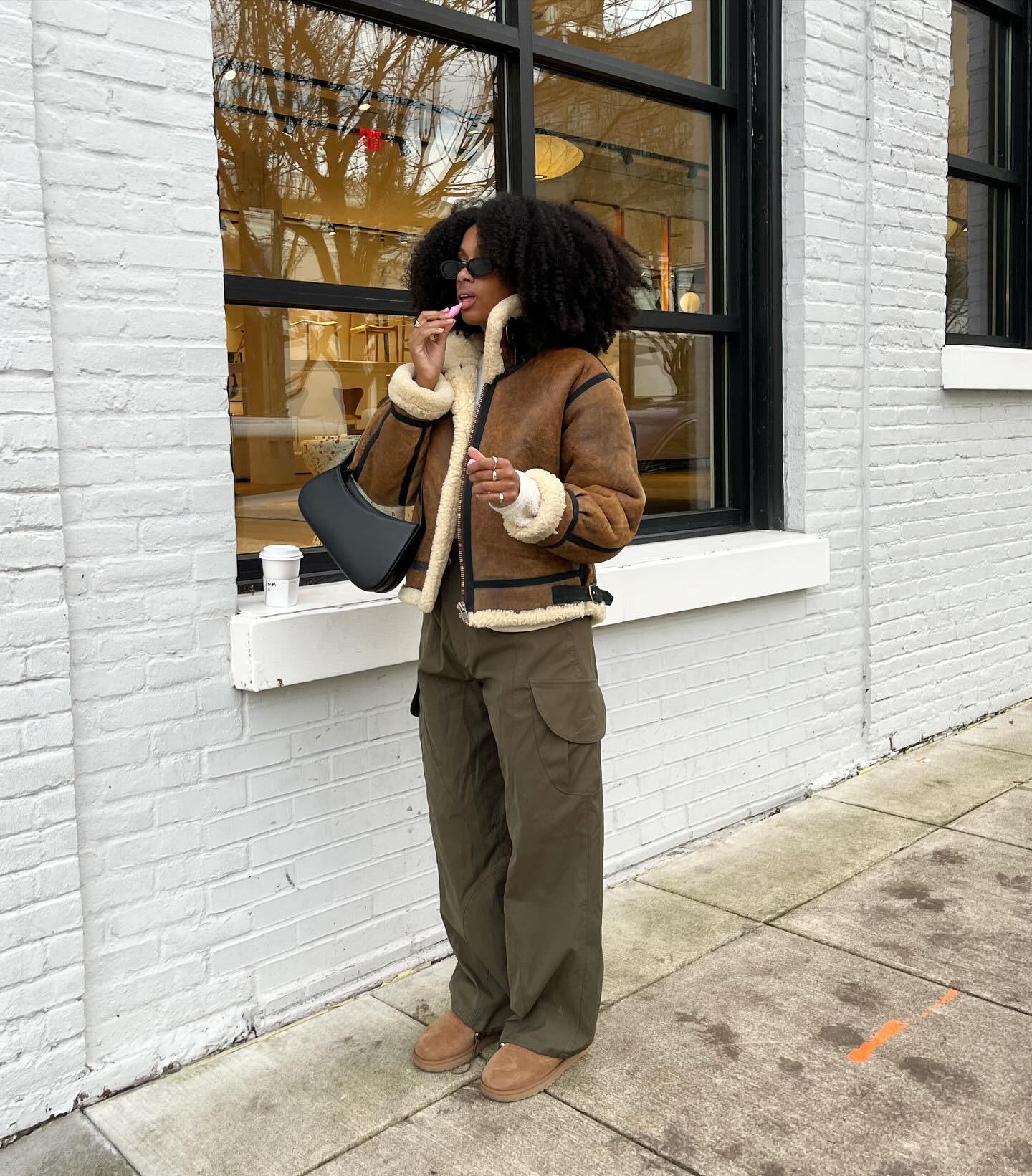 Дублянка-авіатор - найтрендовіша річ на осінь та зиму 2024-2025: з чим її носити