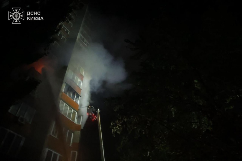 Rescuers reveal aftermath of Russian night attack on Ukraine's capital