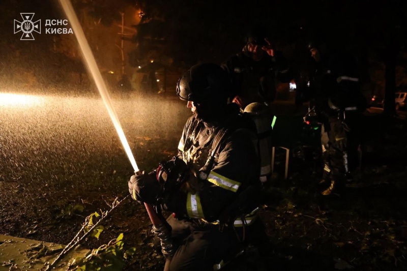 Rescuers reveal aftermath of Russian night attack on Ukraine's capital