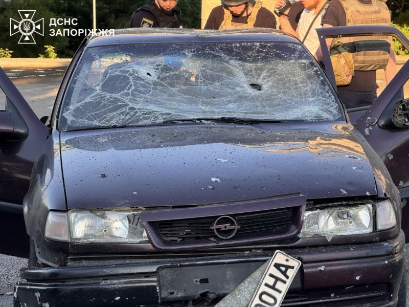 Russia bombs residential areas in Zaporizhzhia of Ukraine, killing and injuring civilians