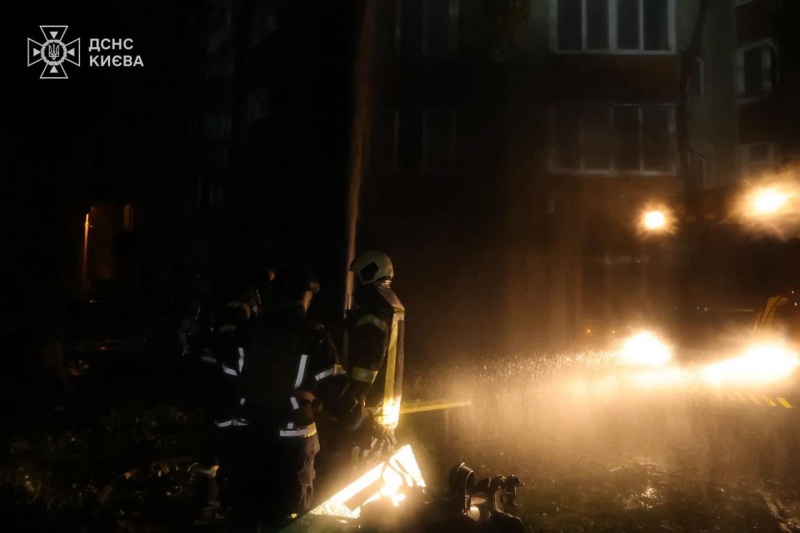 Rescuers reveal aftermath of Russian night attack on Ukraine's capital