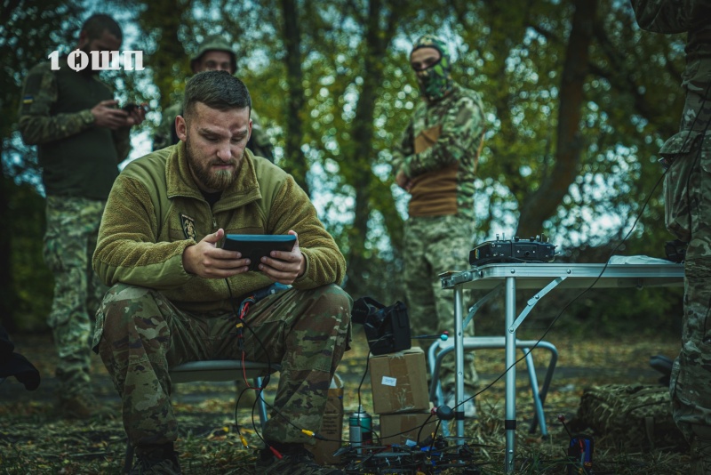 "Жодна задача не варта безглуздої втрати людей": військові 1 ОШП про дрони і ціну перемоги