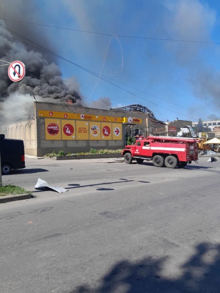 Drone attack hits homes, market, and store in Druzhkivka — First reports