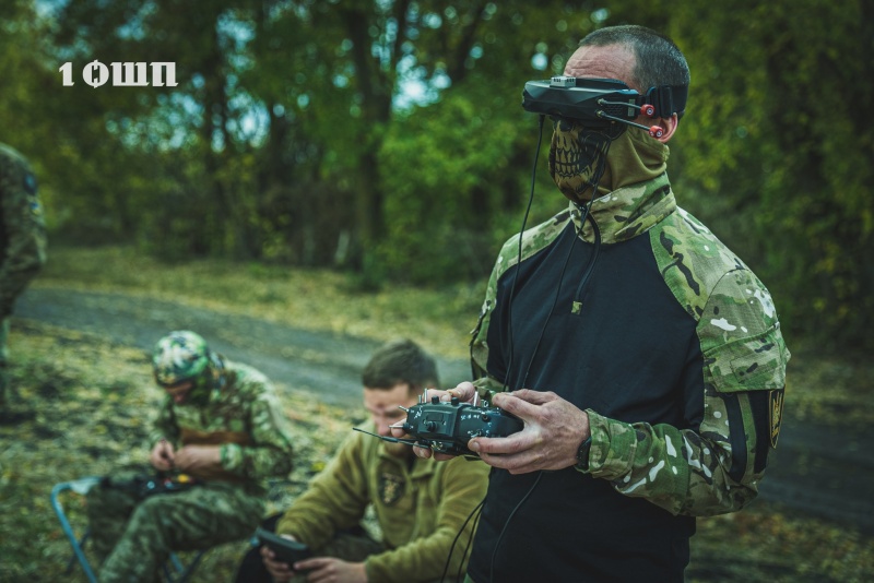 "Жодна задача не варта безглуздої втрати людей": військові 1 ОШП про дрони і ціну перемоги