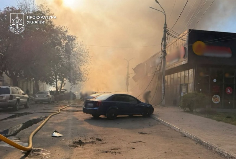 Russian strike near shopping center in Ukraine's Pavlohrad: Death and injury toll rises