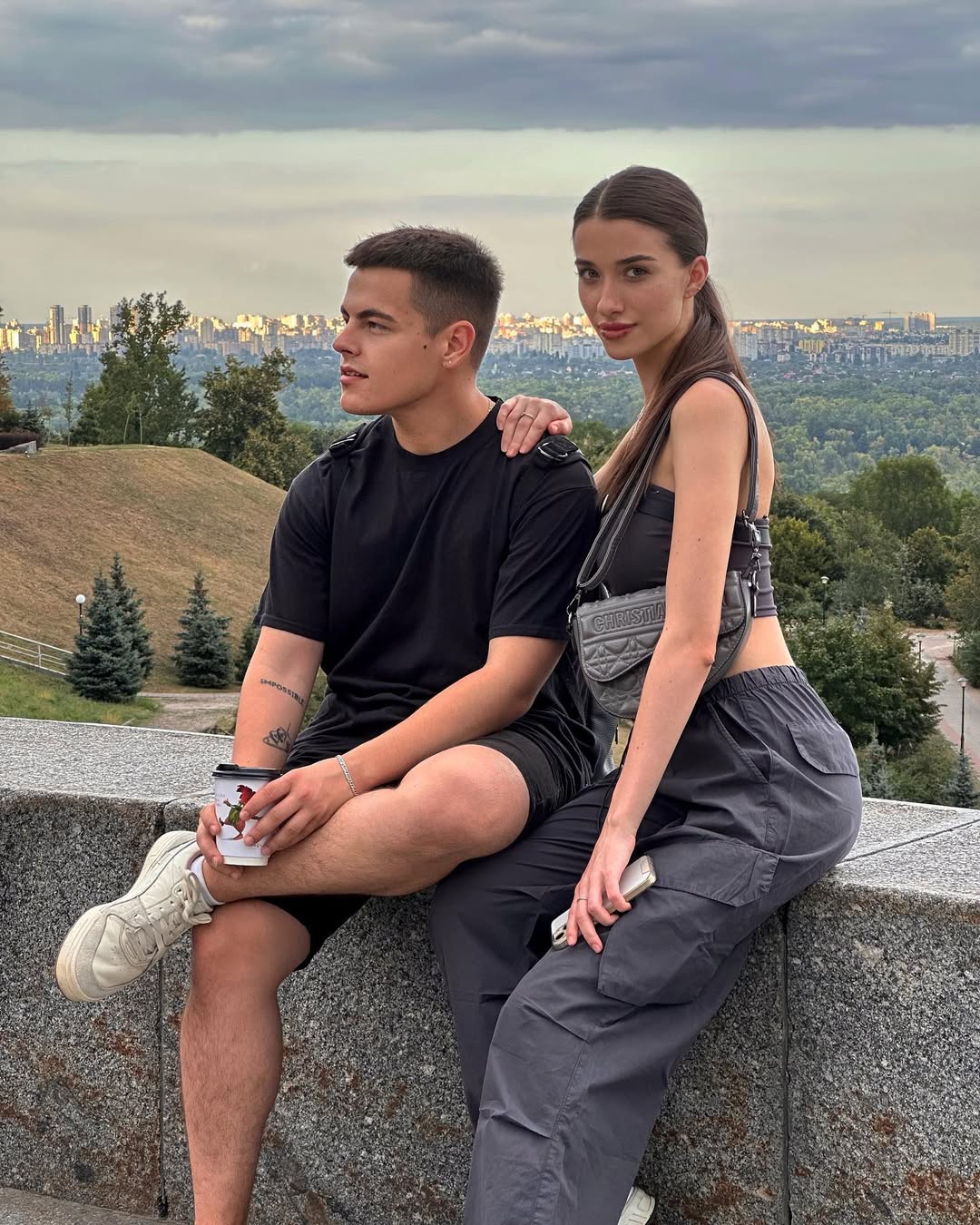 Зірка "Х-Фактора" Волканов засвітився з коханою, яку приховував три роки