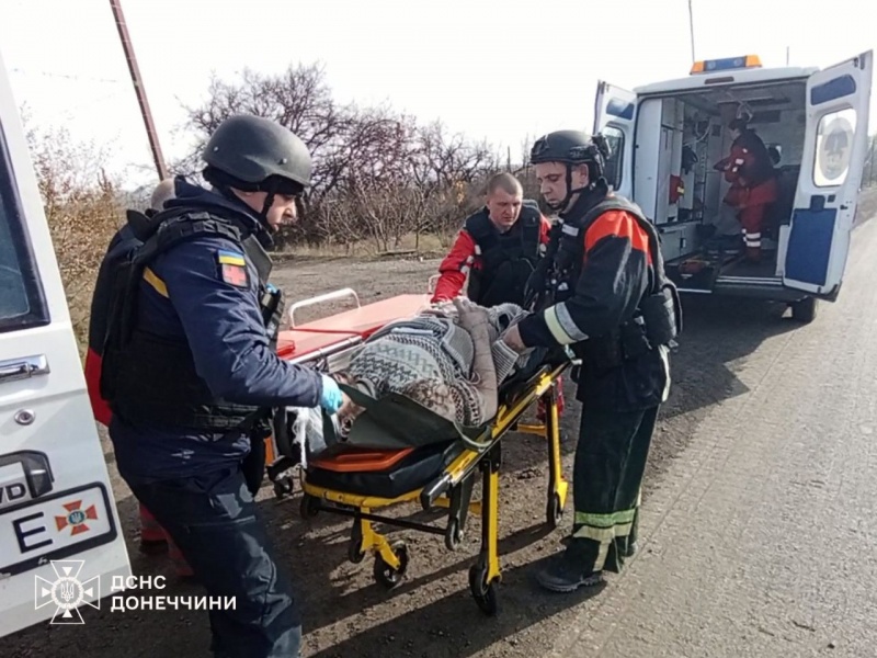 Russian strike hits residential building in Ukrainian city of Dobropillia, civilian injured