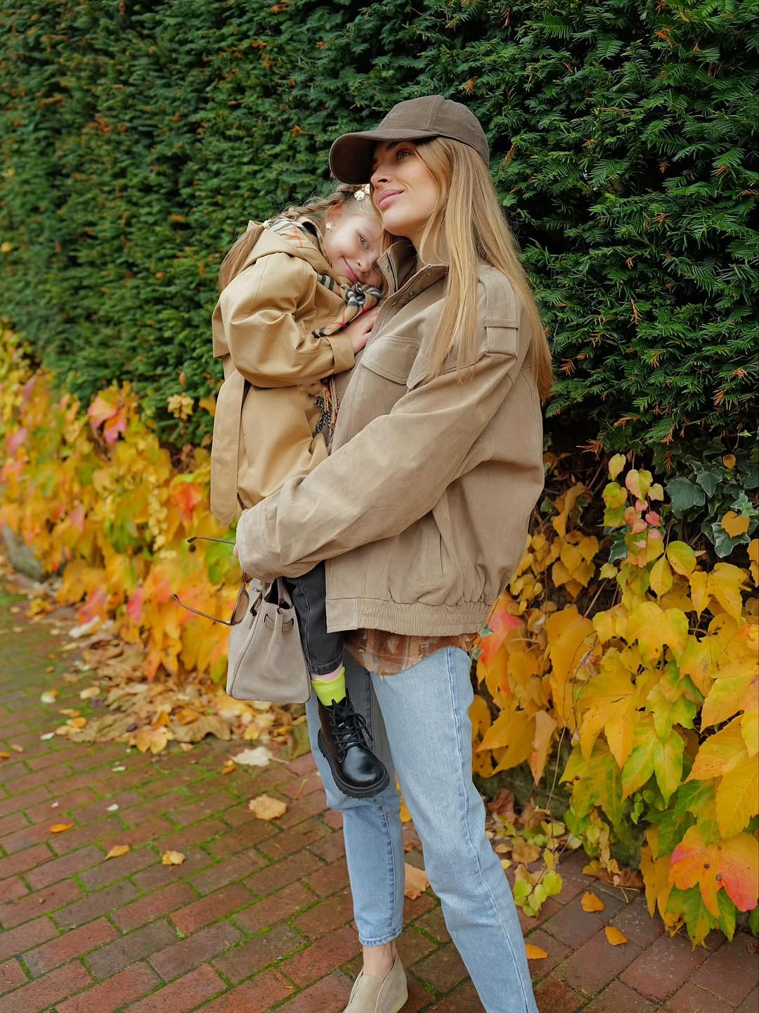 Дружина Зінченка з донечкою показали стильний family-look, що легко повторити