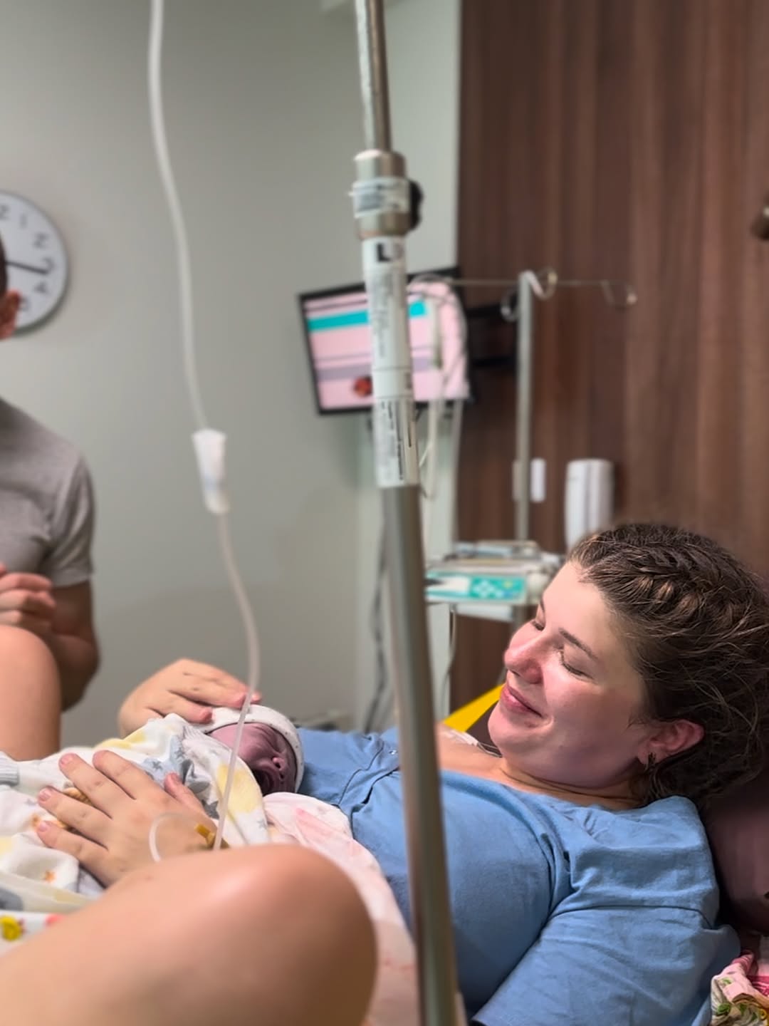 Українська TikTok-блогерка вперше стала мамою: ніжне фото з малюком