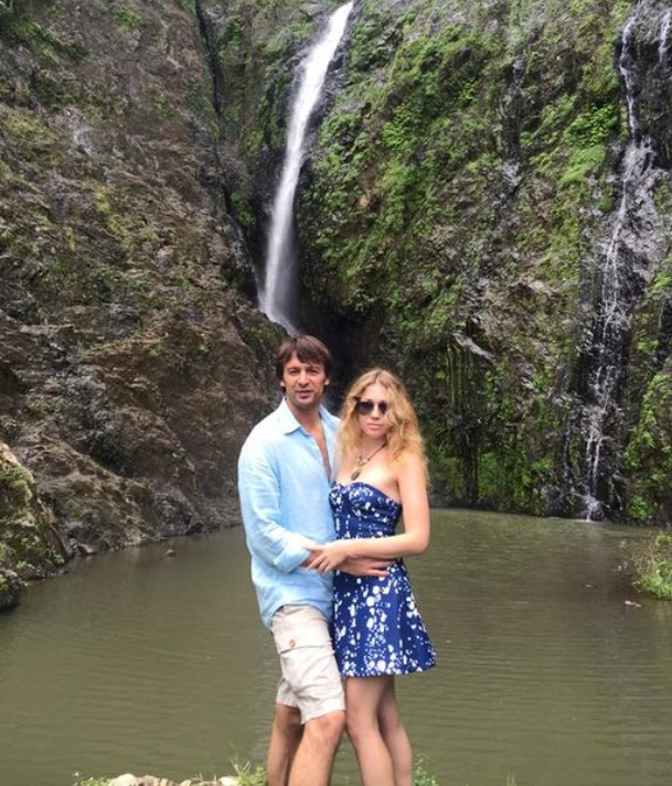 Як виглядає і чим займається сьогодні Марина Кутєпова - дружина Олександра Шовковського