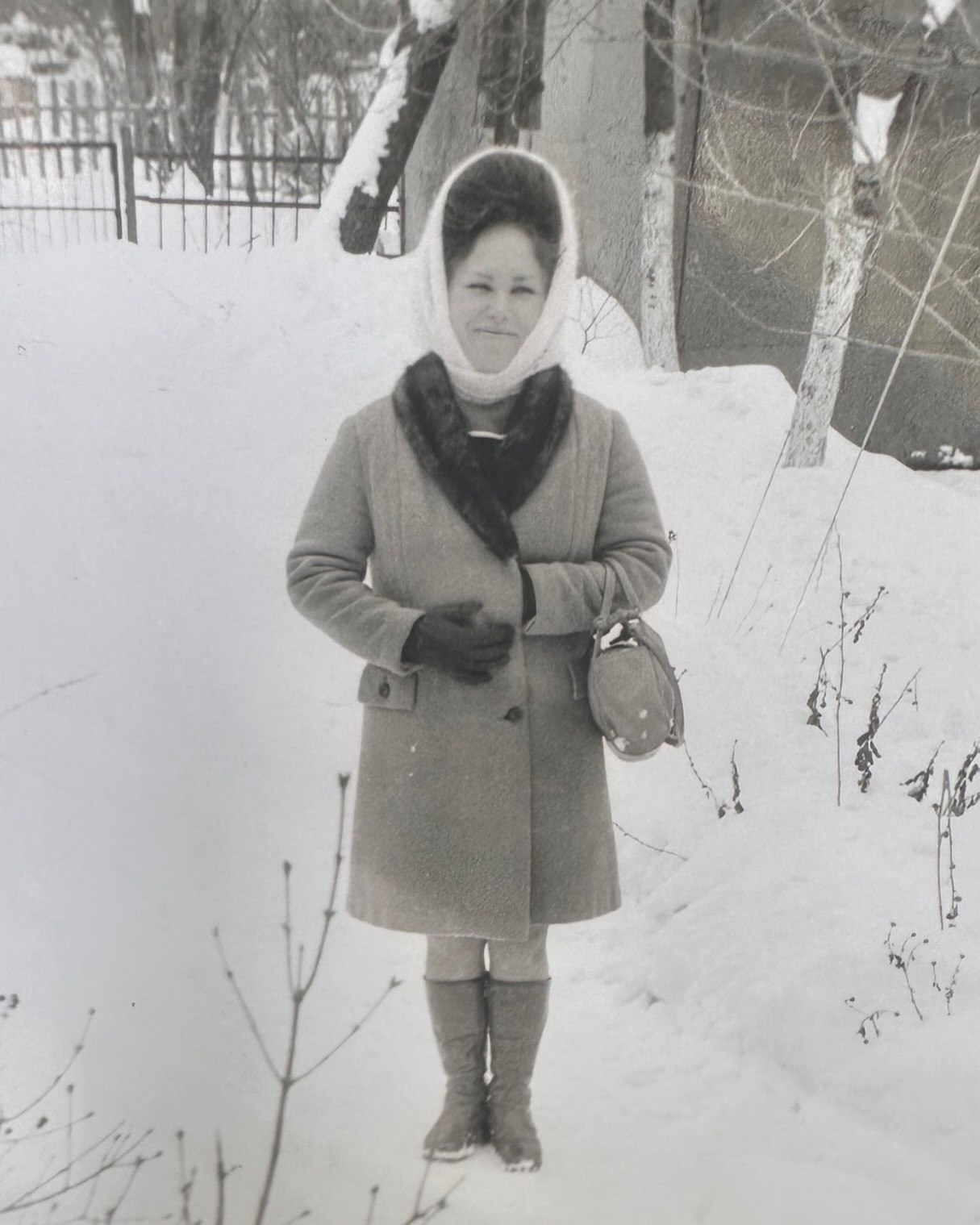 Бедняков растрогал архивным фото покойной мамы в ее день рождения: "Люблю тебя сильно"