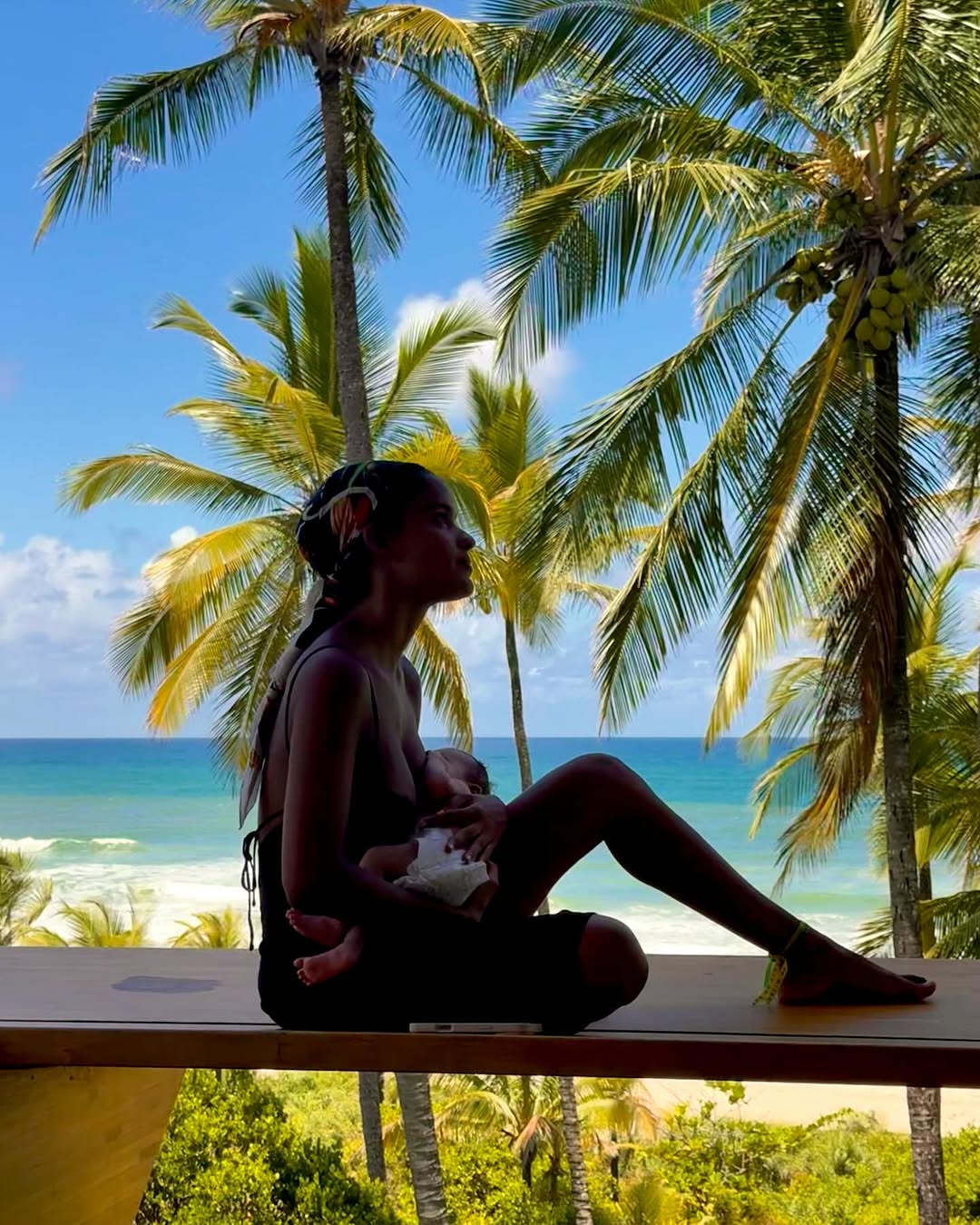 58-летний Венсан Кассель впервые показал сына, которого ему родила молодая возлюбленная