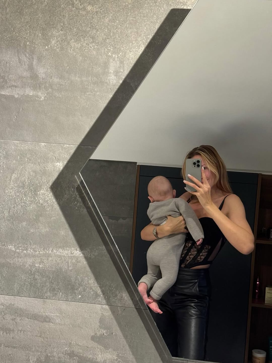 Леся Нікітюк показала нові фото з 7-місячним сином Оскаром