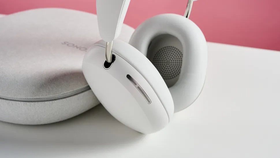 Що AirPods Max 2 можуть запозичити в інших навушників: 4 корисні функції