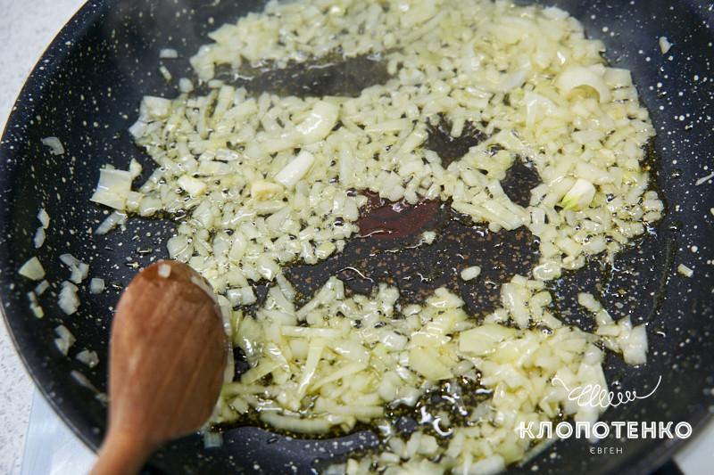 Клопотенко показав, як просто і швидко спекти справжній пастуший пиріг