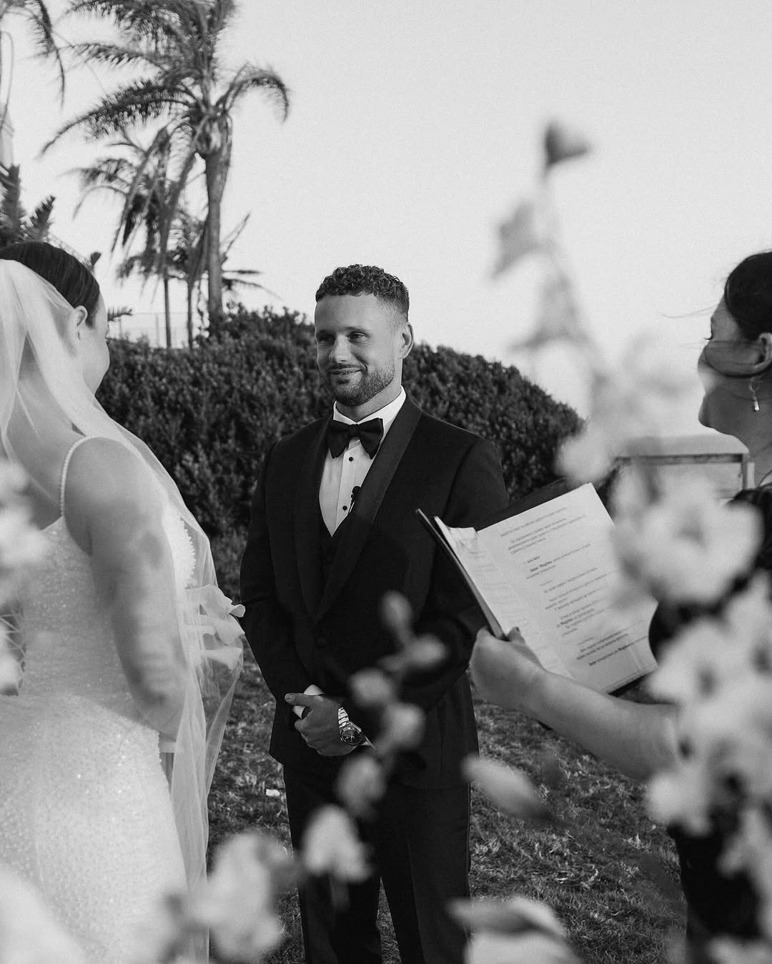 Зірка &quot;Холостяка&quot; вийшла заміж на березі океану: фото і відео розкішного весілля