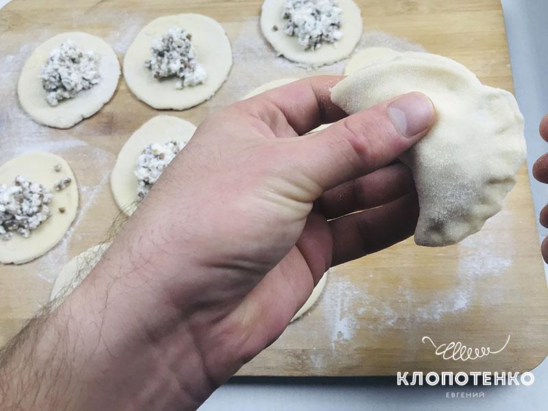 Клопотенко дав рецепт вареників з сиром, додавши туди нашу улюблену крупу