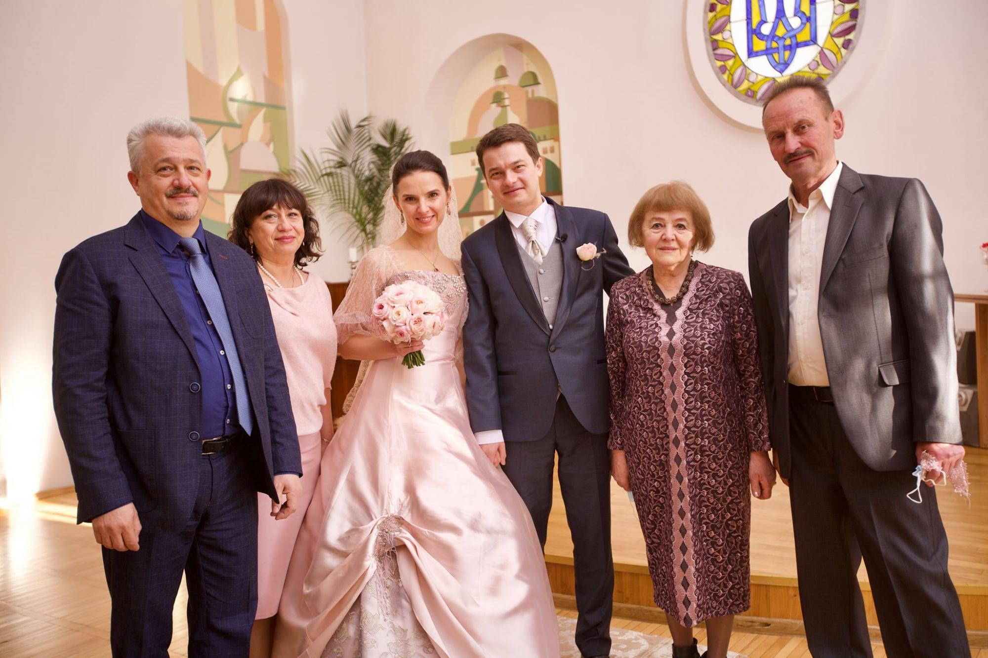 З'явилися гарні фото з весілля відомої української диригентки Оксани Линів
