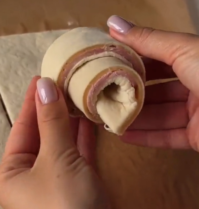 Всього три інгредієнти і 20 хвилин: як швидко приготування смачні солоні круасани