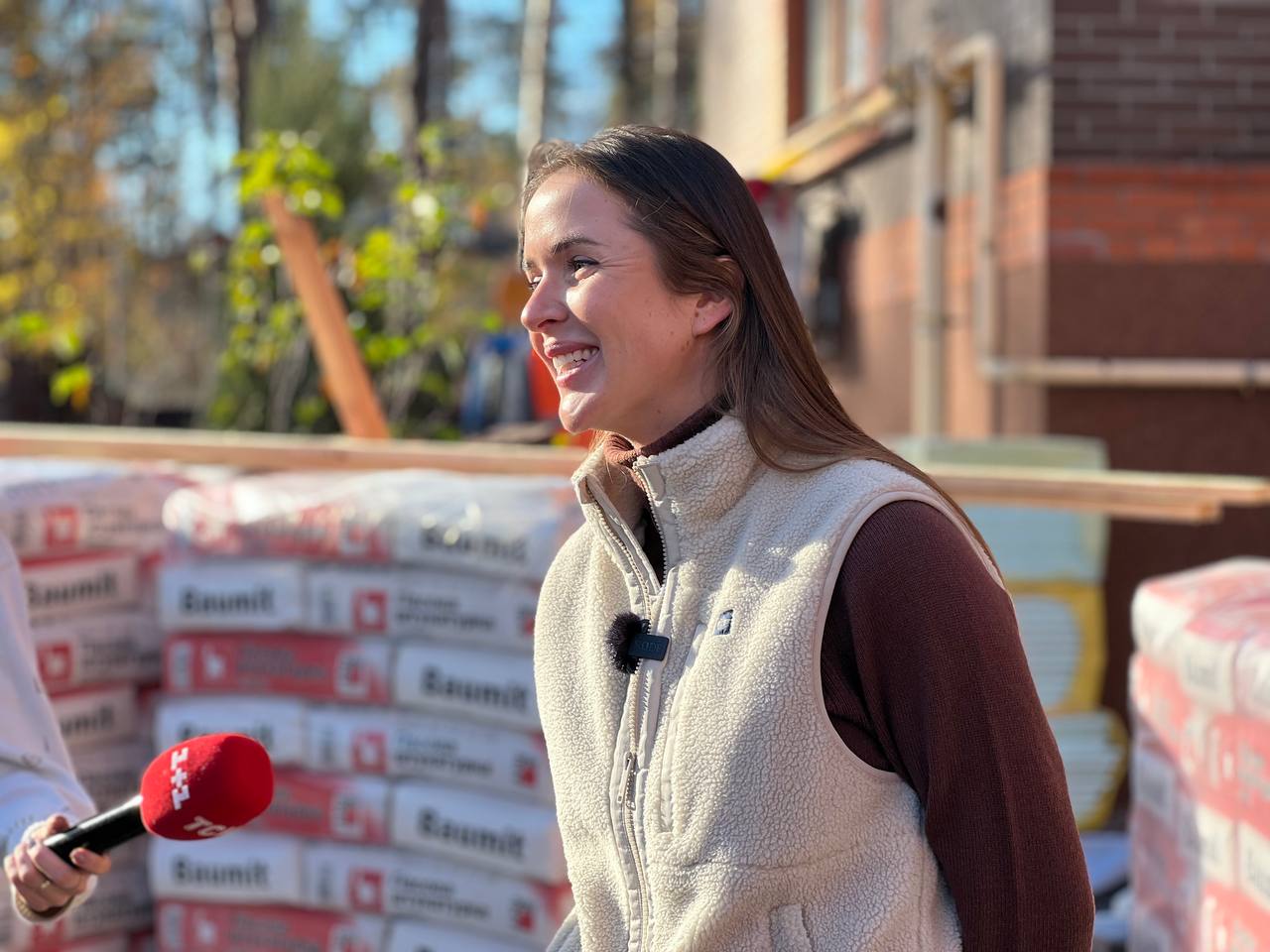 Українська зірка тенісу Еліна Світоліна завітала до Ірпеня. Допомагала збирати кошти