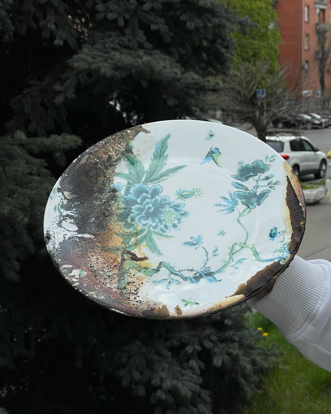 Эти тарелки и чашки дали отпор врагу под Бучей. Теперь они приблизят нашу победу