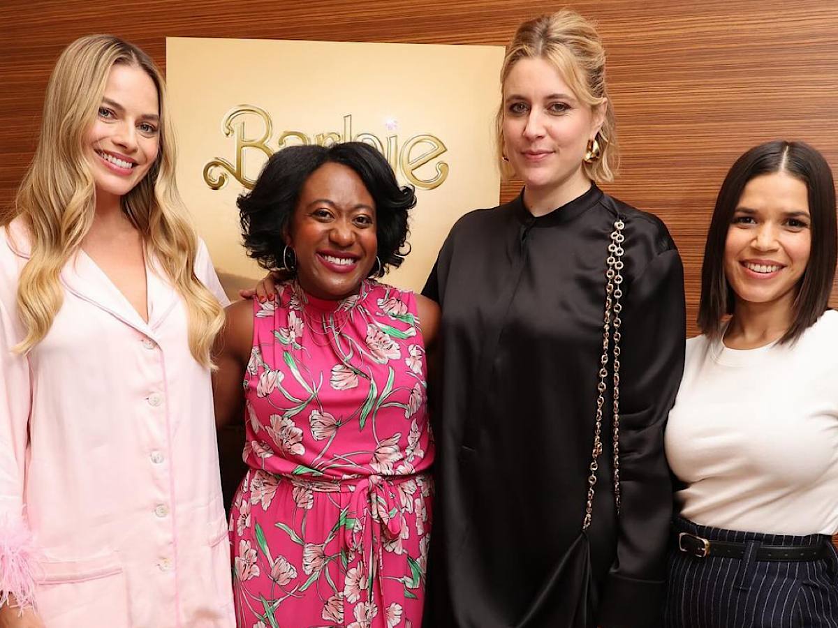 Неперевершена Марго Роббі показала, як носити костюм від українського бренду