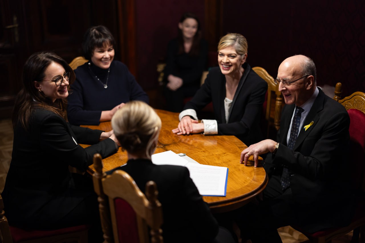 Елена Зеленская в элегантном образе посетила львовскую оперу (фото)