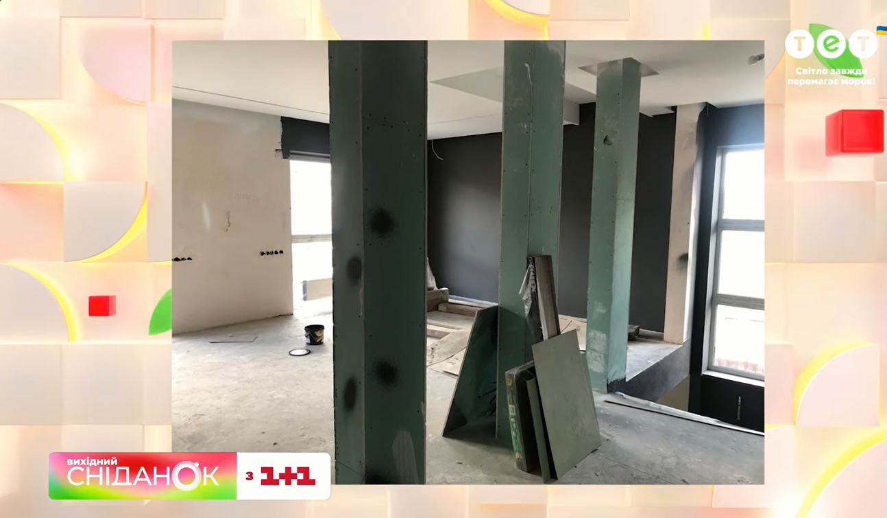 &quot;Мені цього вистачає&quot;: Позитив вперше показав свій двоповерховий будинок, де два роки триває ремонт