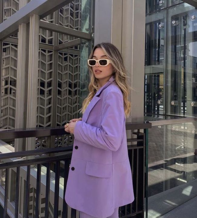 Як стильно додати фіолетові речі у свій гардероб