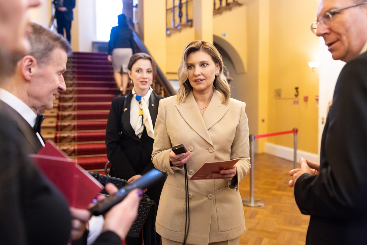 Чекала на пропозицію 8 років. Цікаві факти про Олену Зеленську, які вас здивують