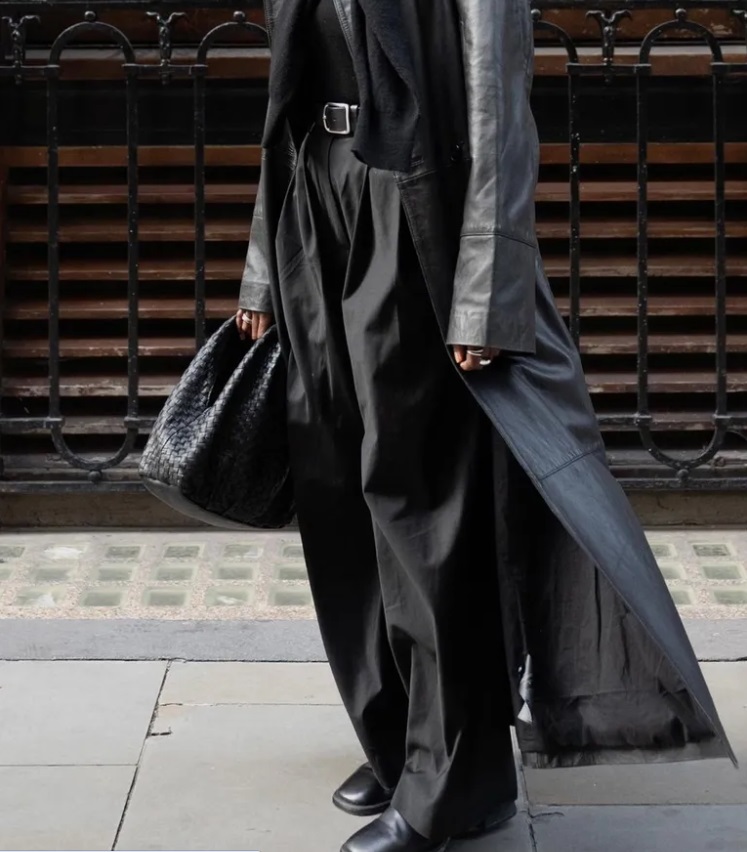 Что носить на работу осенью: 5 модных образов с трендовыми вещами, которые выделят вас из толпы