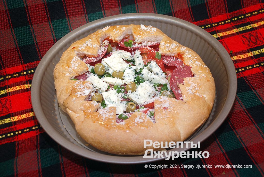 Кулінар дав рецепт простої піци з хліба: готується за 10 хвилин!